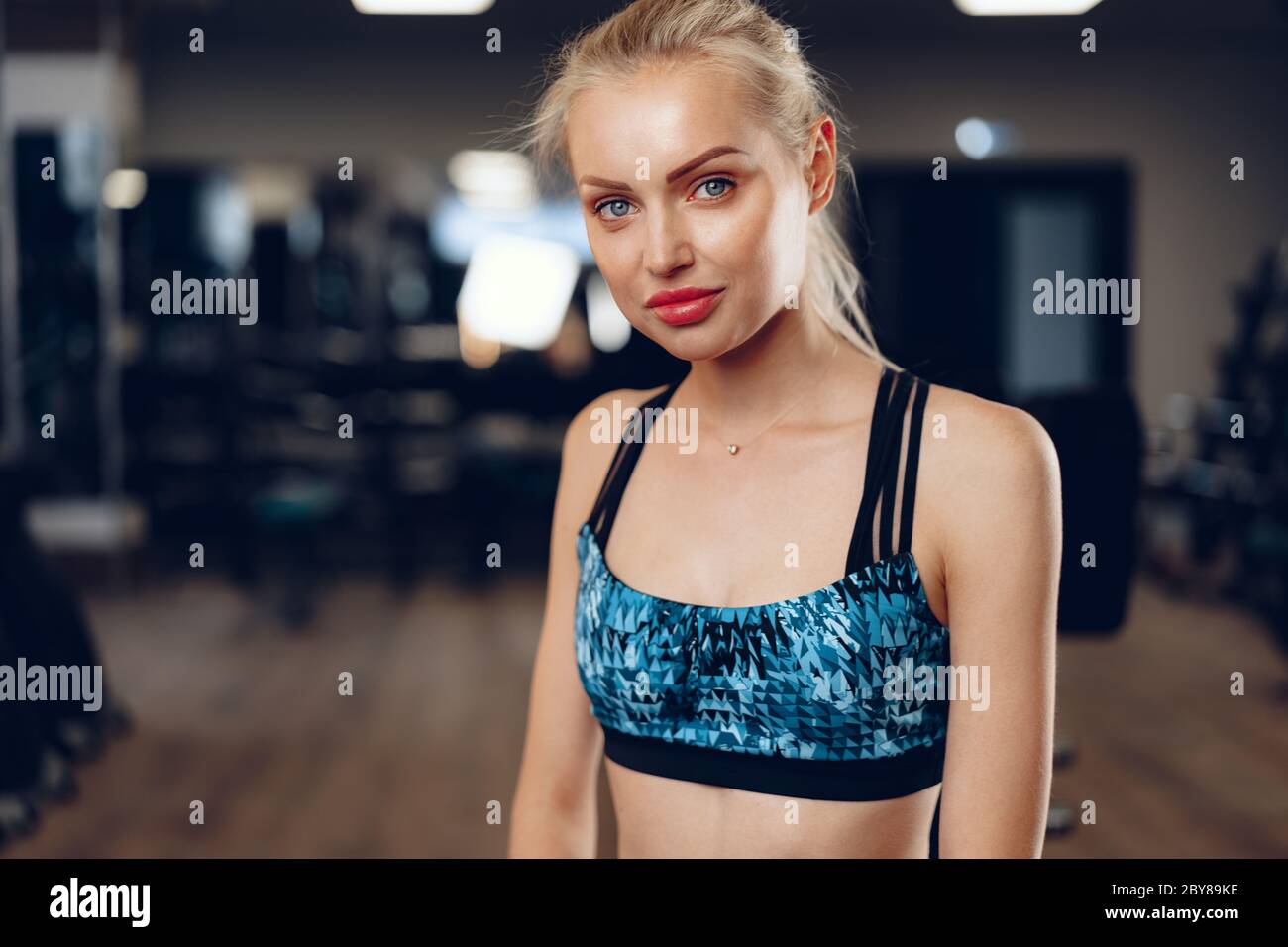 3,975 Blond Gym Outfit Woman Royalty-Free Images, Stock Photos