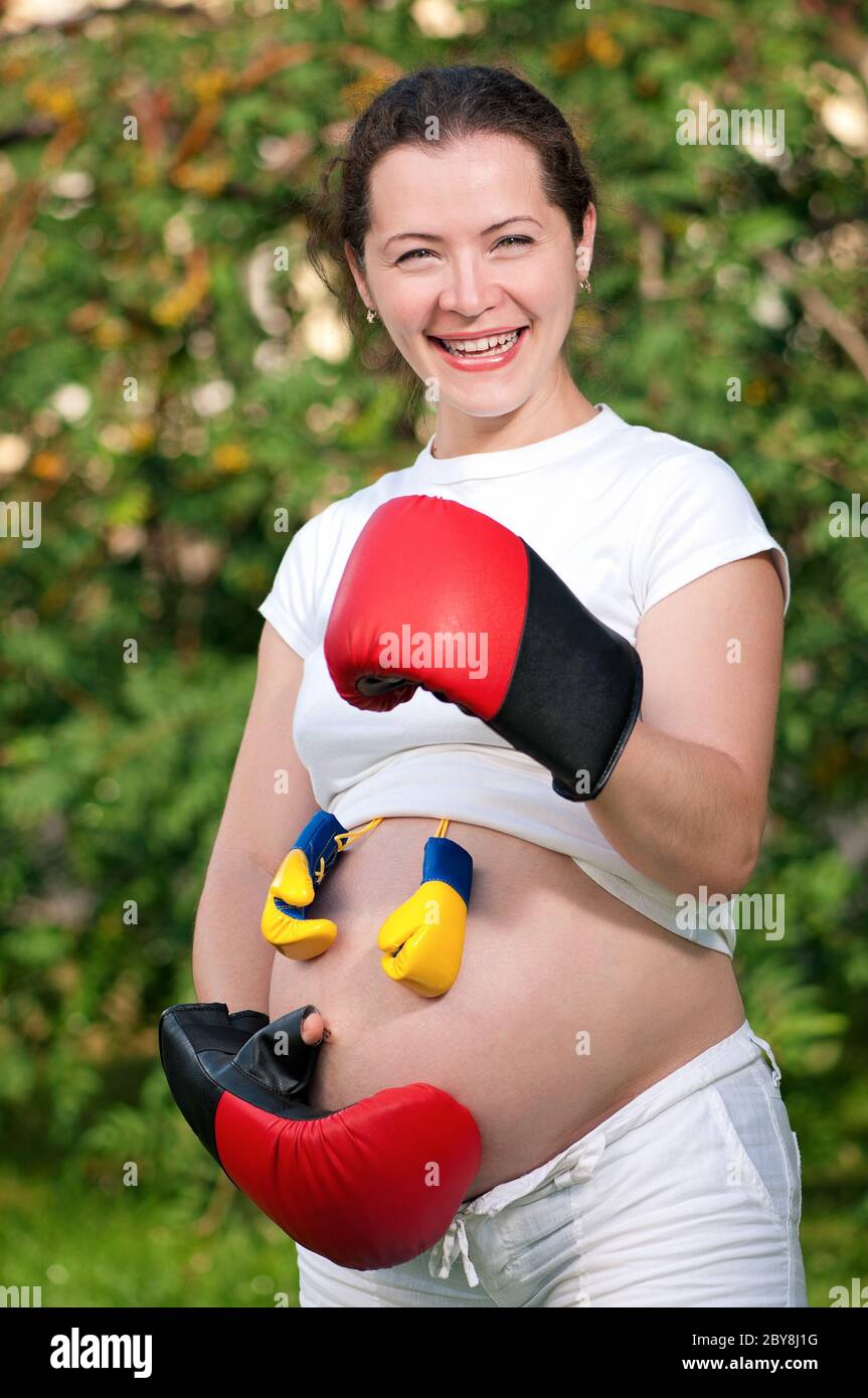 Pregnant boxing hi-res stock photography and images - Alamy