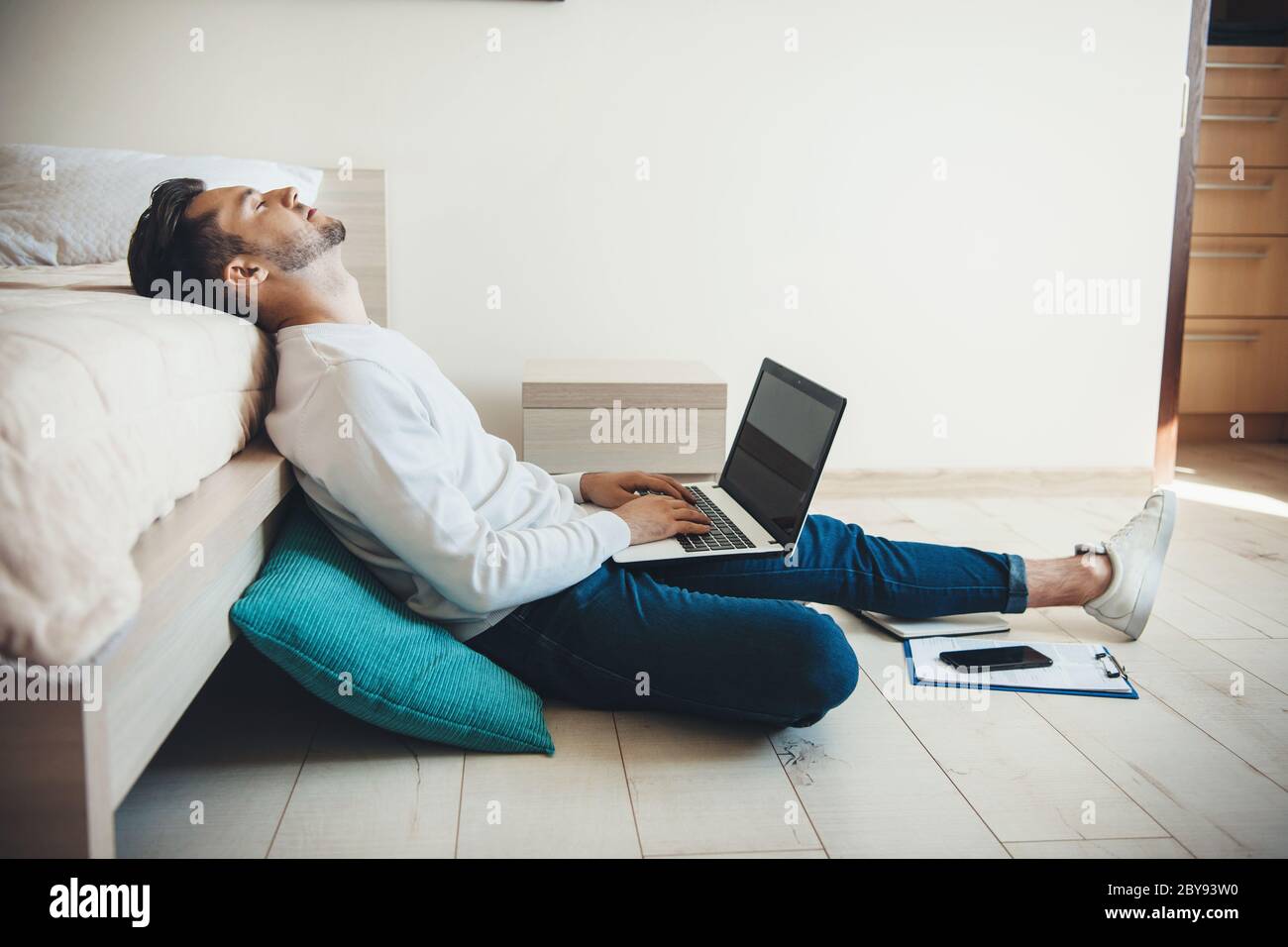 Workplace napping hi-res stock photography and images - Alamy
