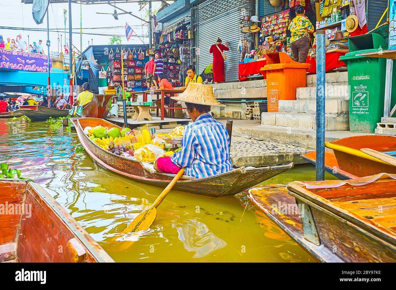 Old Sampan High Resolution Stock Photography and Images - Alamy