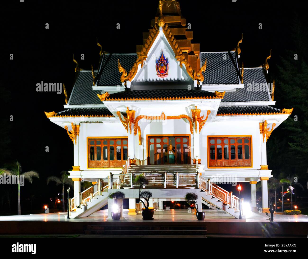 Thai temple at night Stock Photo - Alamy