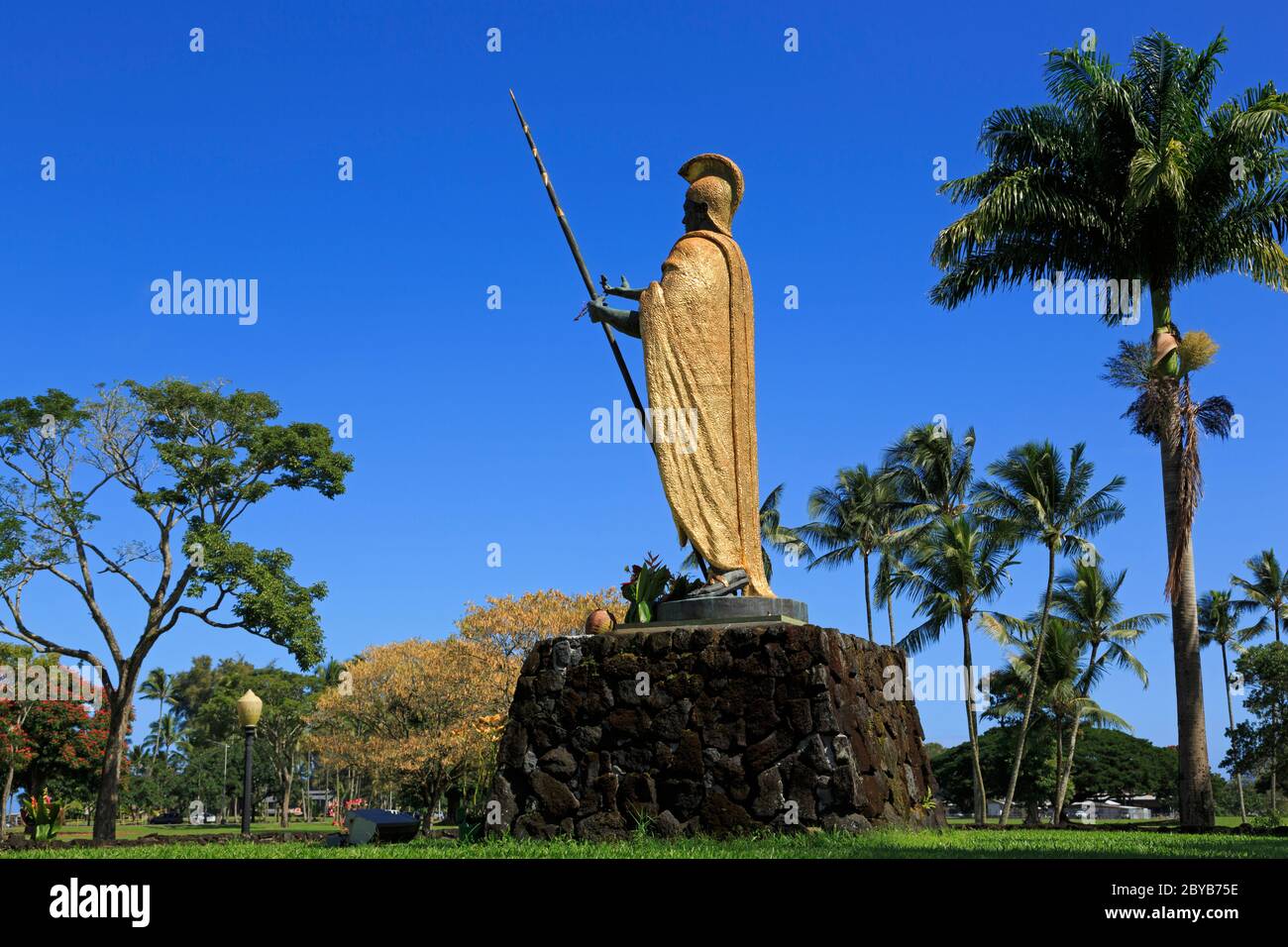 King Kamehameha Statue, Wailoa State Park, Hilo City, Hawaii, USA Stock Photo Alamy
