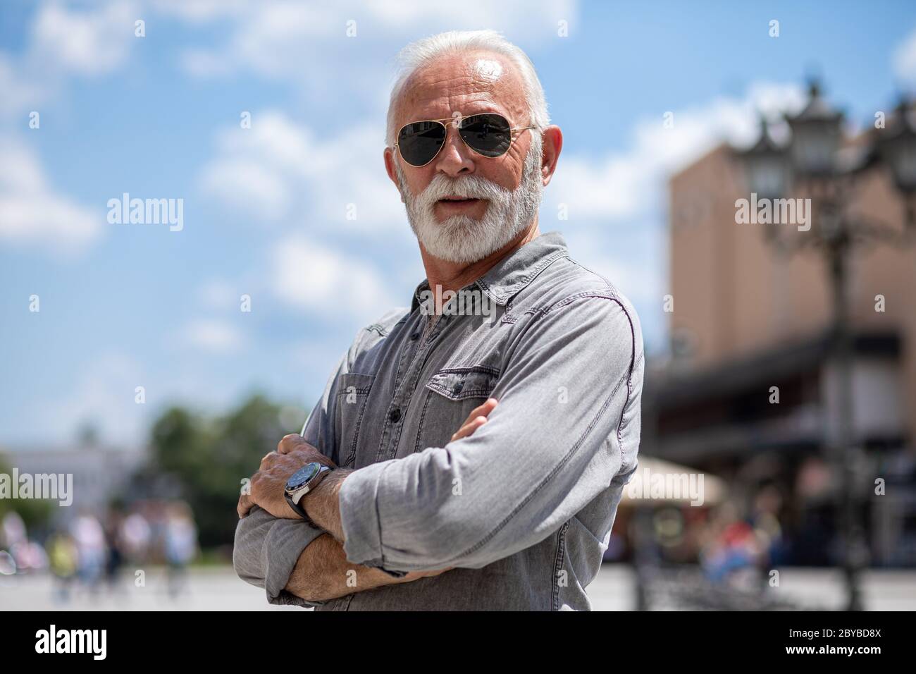 Old man with sunglass hi-res stock photography and images - Alamy