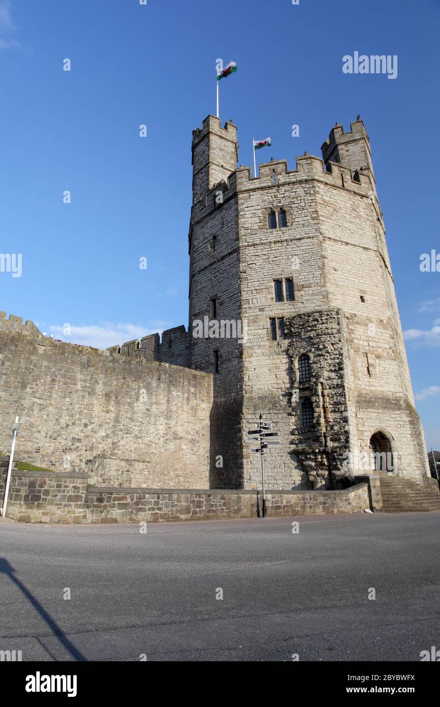 Caernarfon castle and dark sky hires stock photography and images Alamy