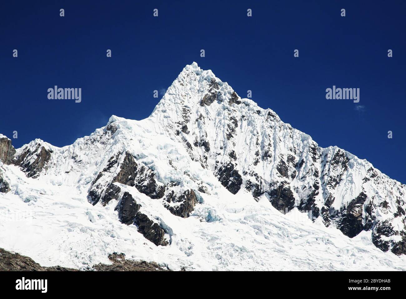 Summit of alpamayo hi-res stock photography and images - Alamy