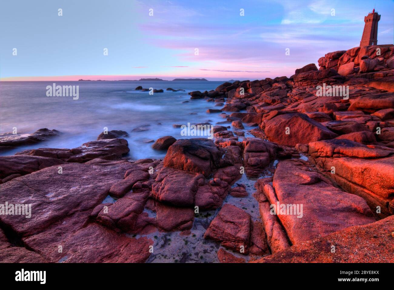 Lighthouse Men Ruz Cote De Granit Rose Brittany Stock Photo Alamy