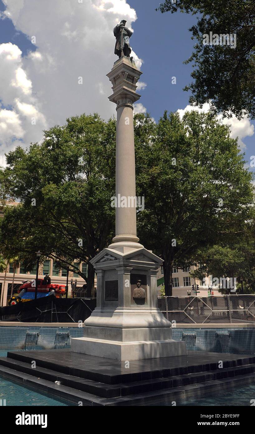 Jacksonville, United States. 19th Aug, 2017. (EDITOR'S NOTE: IMAGE ARCHIVED 19/08/2017)A monument with a statue of a Confederate soldier in Jacksonville's Hemming Park. The 1898 statue was removed by the city from its 62-foot pedestal in the early morning hours of June 9, 2020. The unannounced removal of the statue comes in the wake of widespread protests following the death of George Floyd while in police custody on May 25, 2020 in Minneapolis. Credit: SOPA Images Limited/Alamy Live News Stock Photo