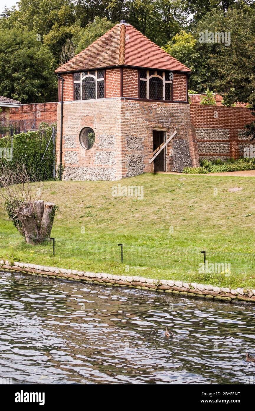 Built in 1663, the Gazebo of Caversham Court in Oxfordshire remains the oldest riverside building in the Thames Valley. Viewed from the River Thames, Stock Photo