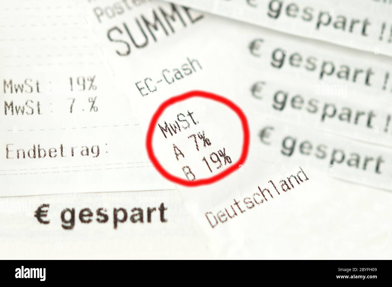 german cash sales receipt circled in red. Invoice with vat tax value. VAT rate 19 percent to 16% and 7 percent to 5%. financial / invoice -deutschland Stock Photo