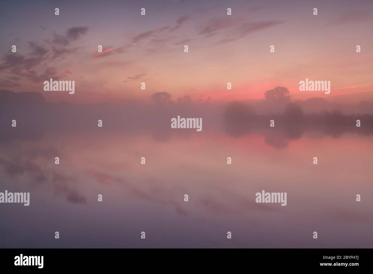 Dense fog over lake hi-res stock photography and images - Alamy