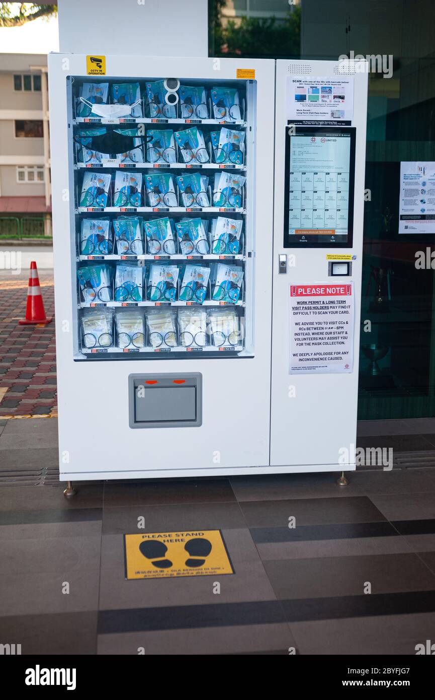 Face mask vending machine hires stock photography and images Alamy