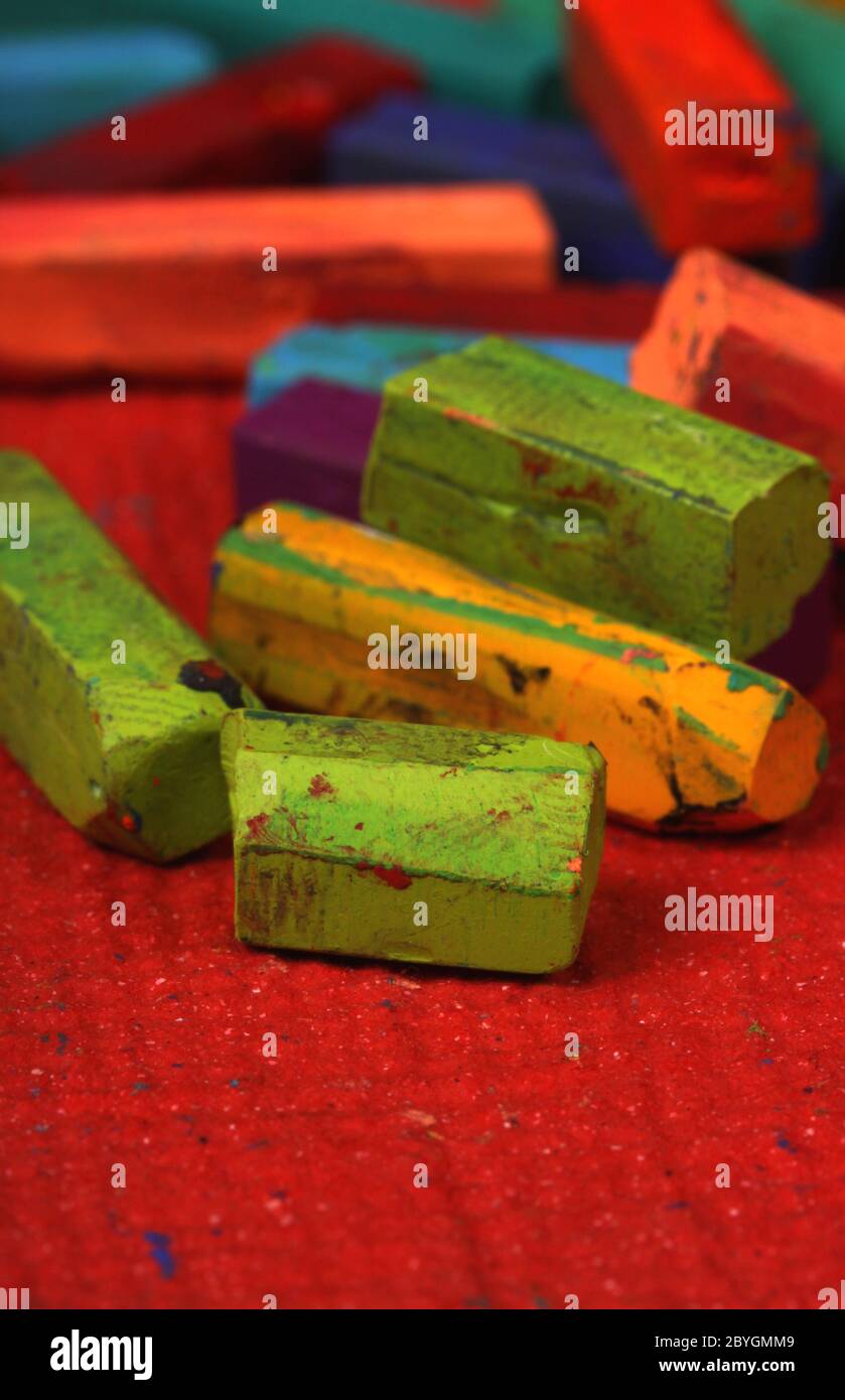 Pastel chalk box paper hi-res stock photography and images - Alamy