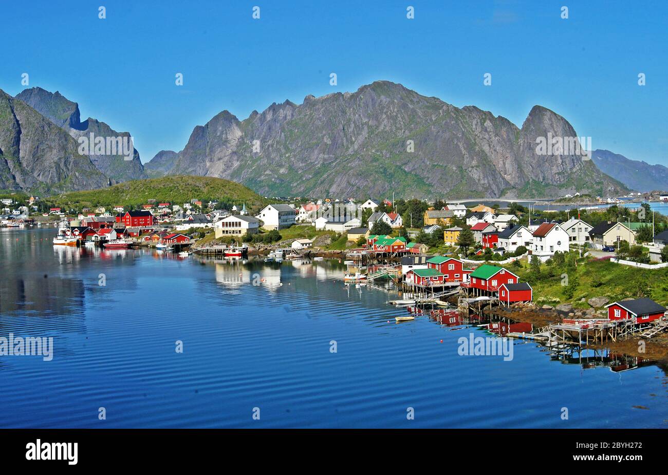 The fishing village of Reine, located on the island of Moskenesøya in the Lofoten archipelago, above the Arctic Circle, Norway Stock Photo