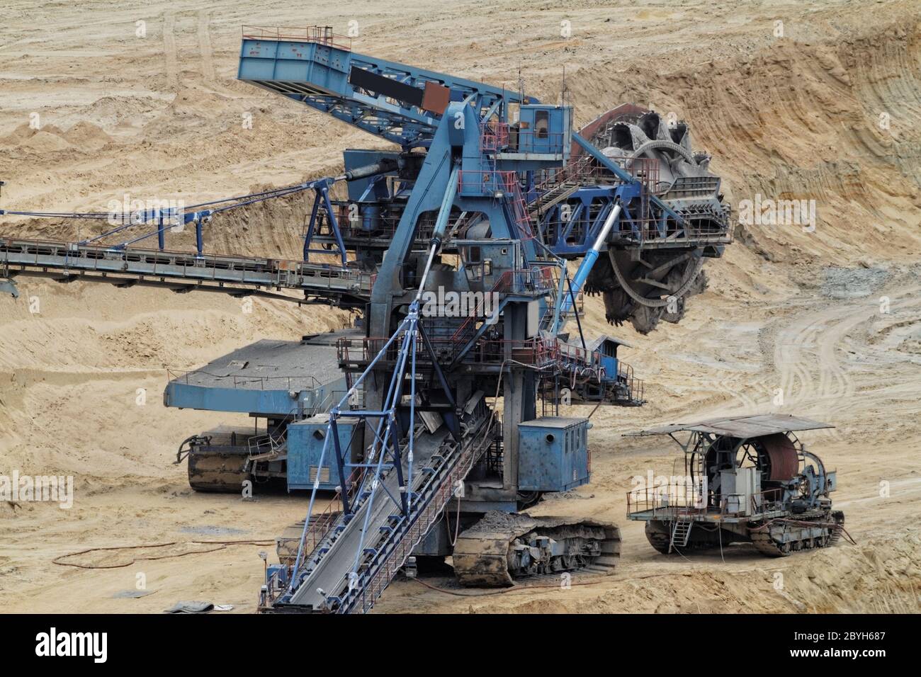 Coal mining in an open pit Stock Photo - Alamy