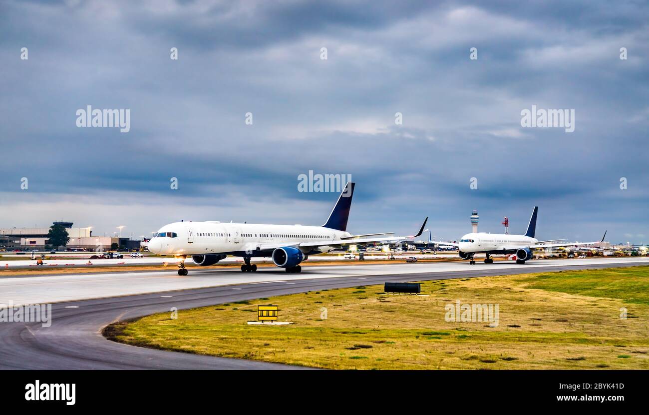 Airplanes lined up for takeoff at Atlanta Airport in the USA Stock Photo