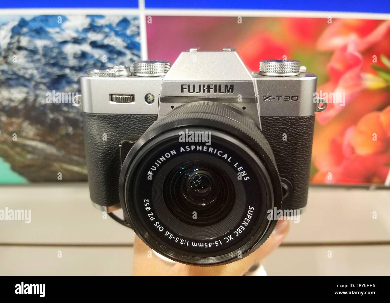 Newark, Delaware, U.S.A November 15, 2019 Holding the new XT30