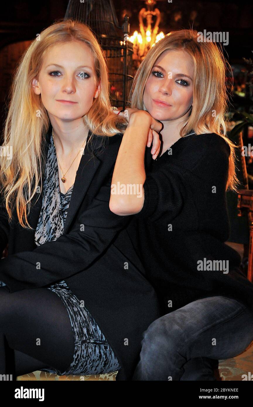 Celebrity sisters Sienna and Savannah Miller pose for their portrait at the  launch of their fashion label's latest collection: Twenty8Twelve. London F  Stock Photo - Alamy