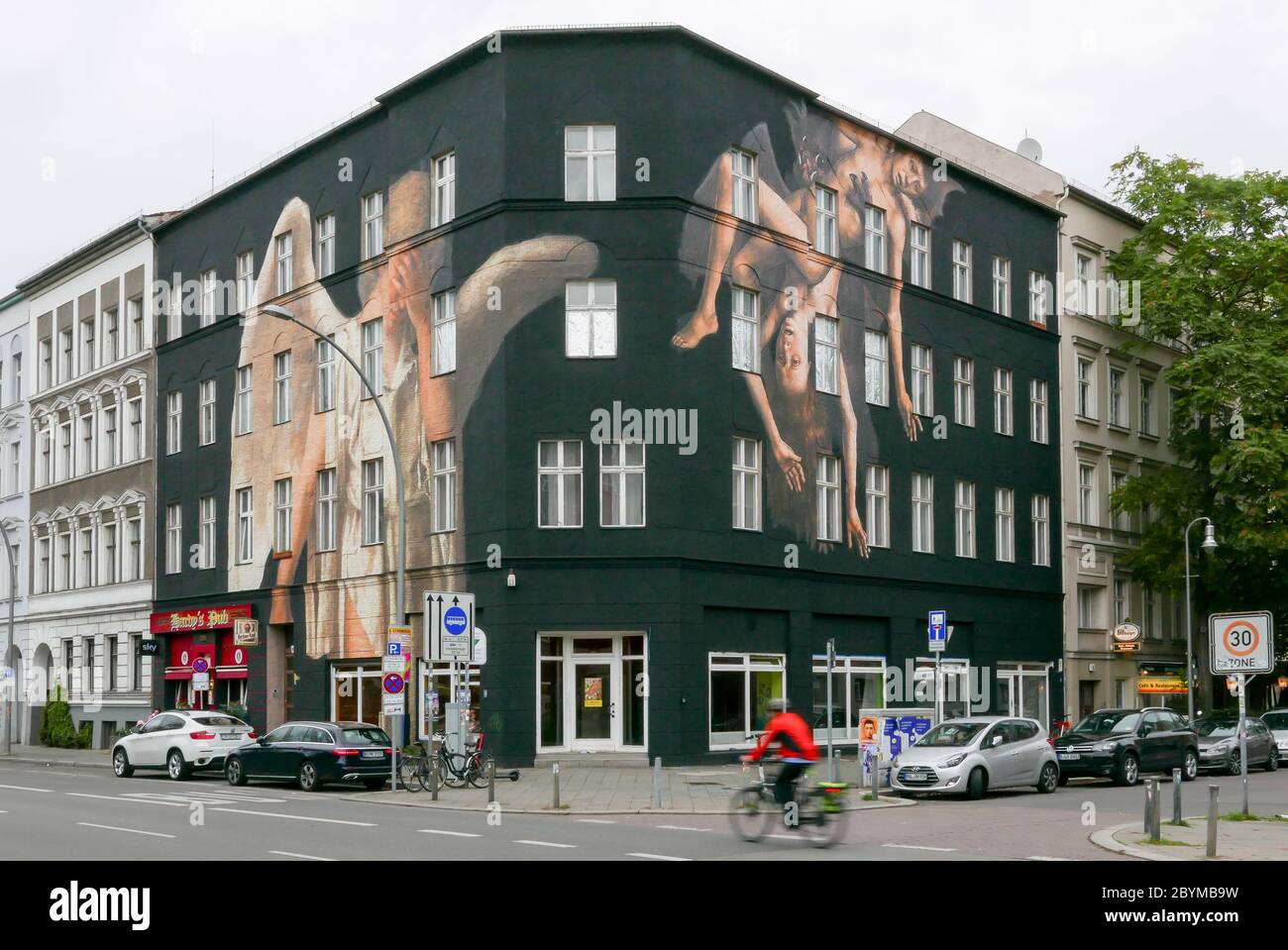 11.10.2019, Berlin, Berlin, Germany - Old building in the Schoeneberg district, worked on by graffiti artists. 00A191011D026CAROEX.JPG [MODEL RELEASE: Stock Photo