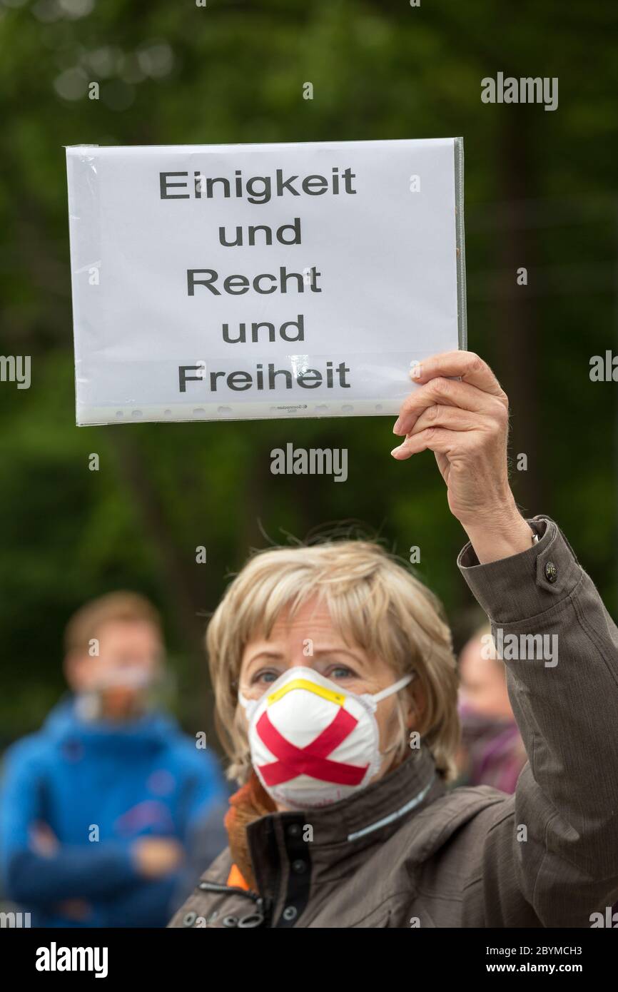 16.05.2020, Bremen, Bremen, Germany - Demonstration against corona restrictions. 00A200516D027CAROEX.JPG [MODEL RELEASE: NO, PROPERTY RELEASE: NO (c) Stock Photo