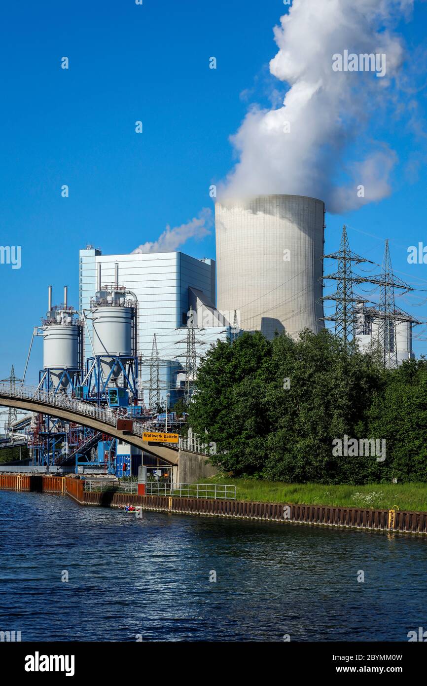 14.05.2020, Datteln, North Rhine-Westphalia, Germany - Datteln 4 power station, Uniper hard coal-fired power station on the Dortmund-Ems Canal. 00X200 Stock Photo