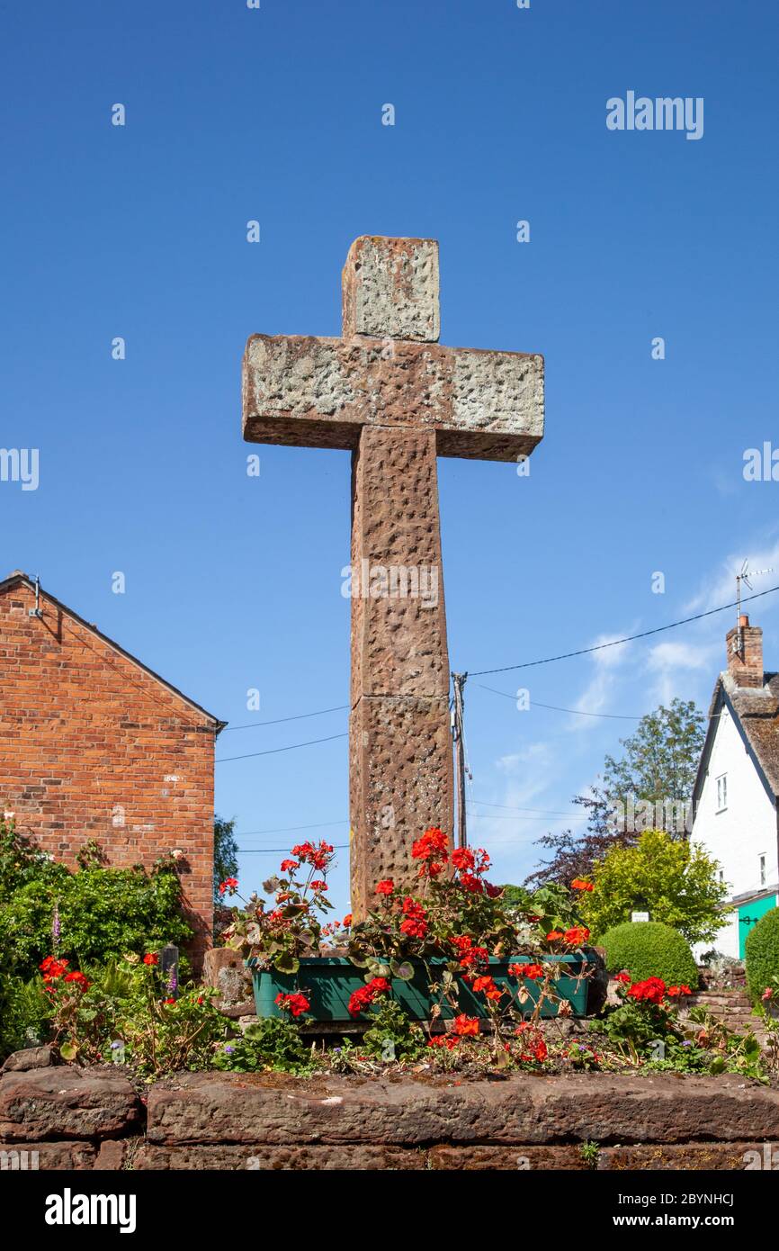 Eaton by tarporley village cross hires stock photography and images Alamy