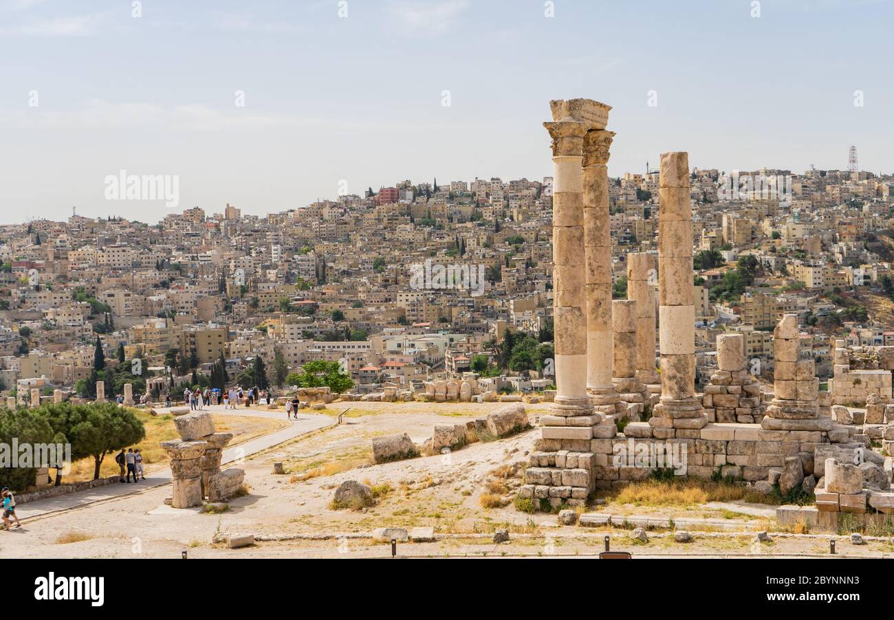 The citadel in the city of Amman in Jordan in the middle east. Temple of Hercules of the Amman (Jabal al-Qal'a). Old City Stock - Alamy