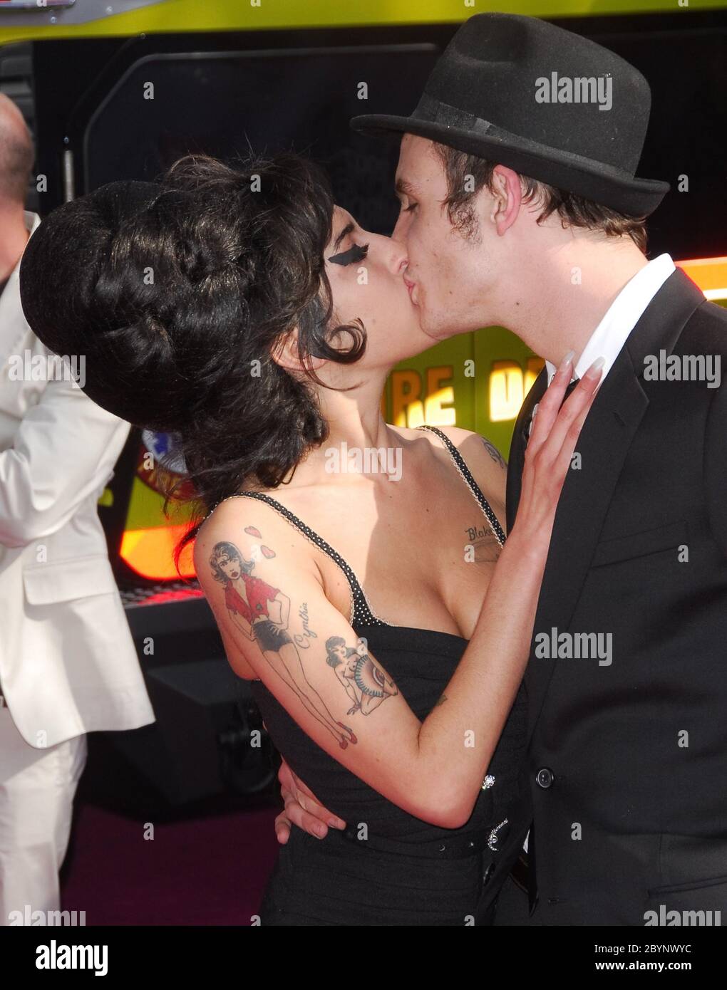 Amy Winehouse and husband Blake Fielder-Civil at the 2007 MTV Movie Awards - Arrivals held at the Gibson Amphitheater, Universal Studios Hollywood in Universal City, CA. The event took place on Sunday, June 3, 2007. Photo by: SBM / PictureLux - File Reference # 34006-6675SBMPLX Stock Photo
