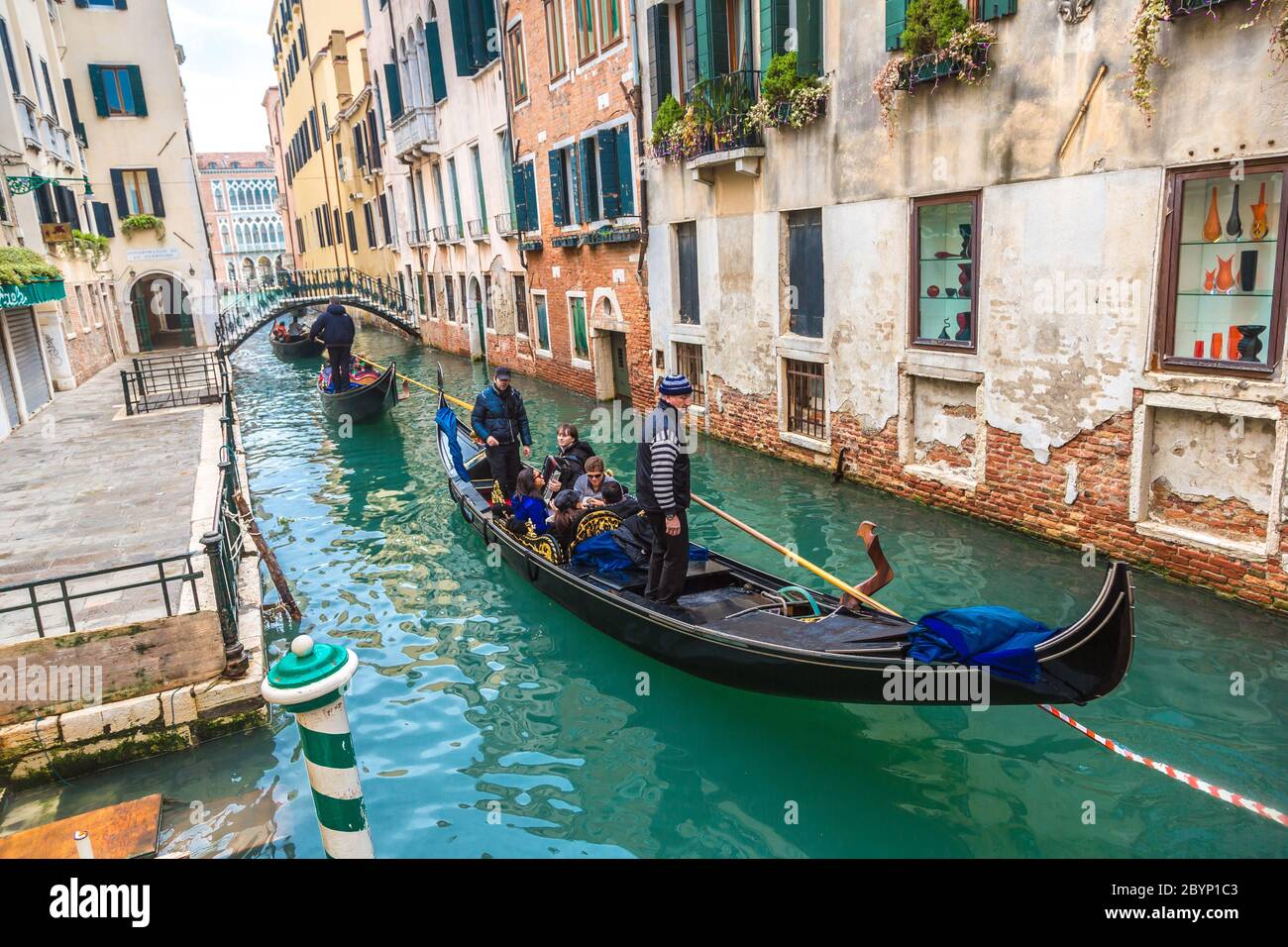 Canal and gondolier hi-res stock photography and images - Alamy