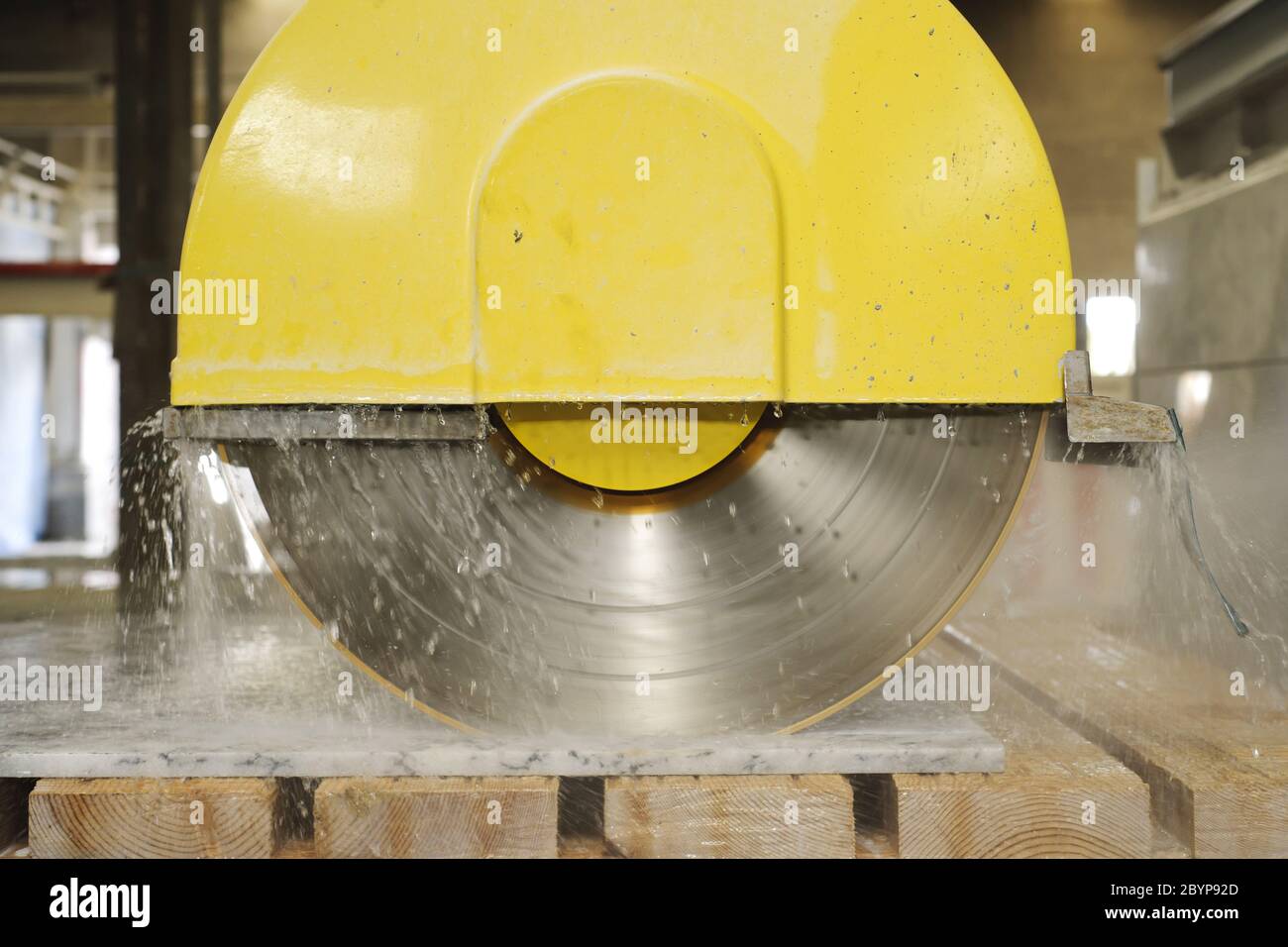 Cutting marble hi-res stock photography and images - Alamy