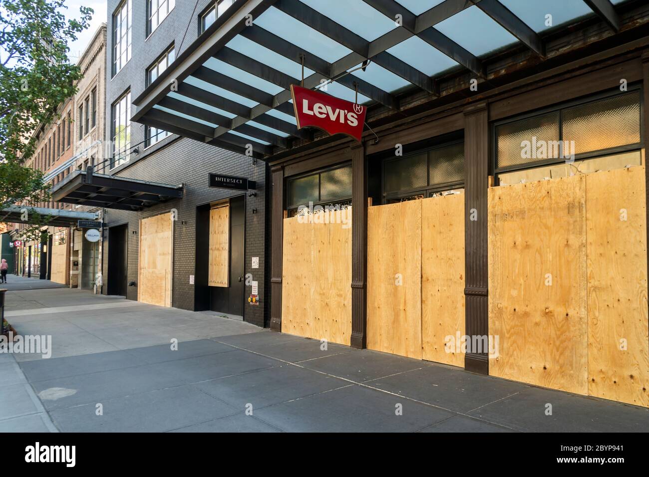 levis eaton centre