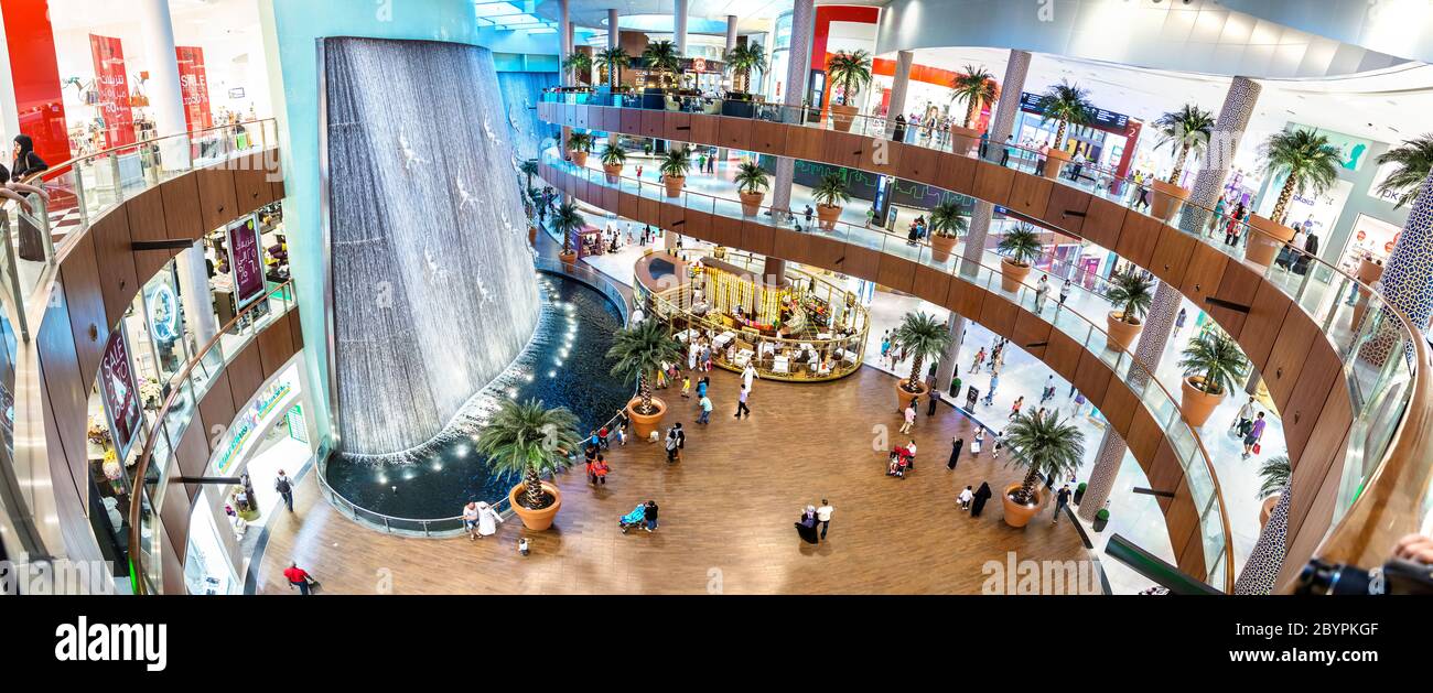 Waterfall in Dubai Mall world's largest shopping mall Stock Photo Alamy