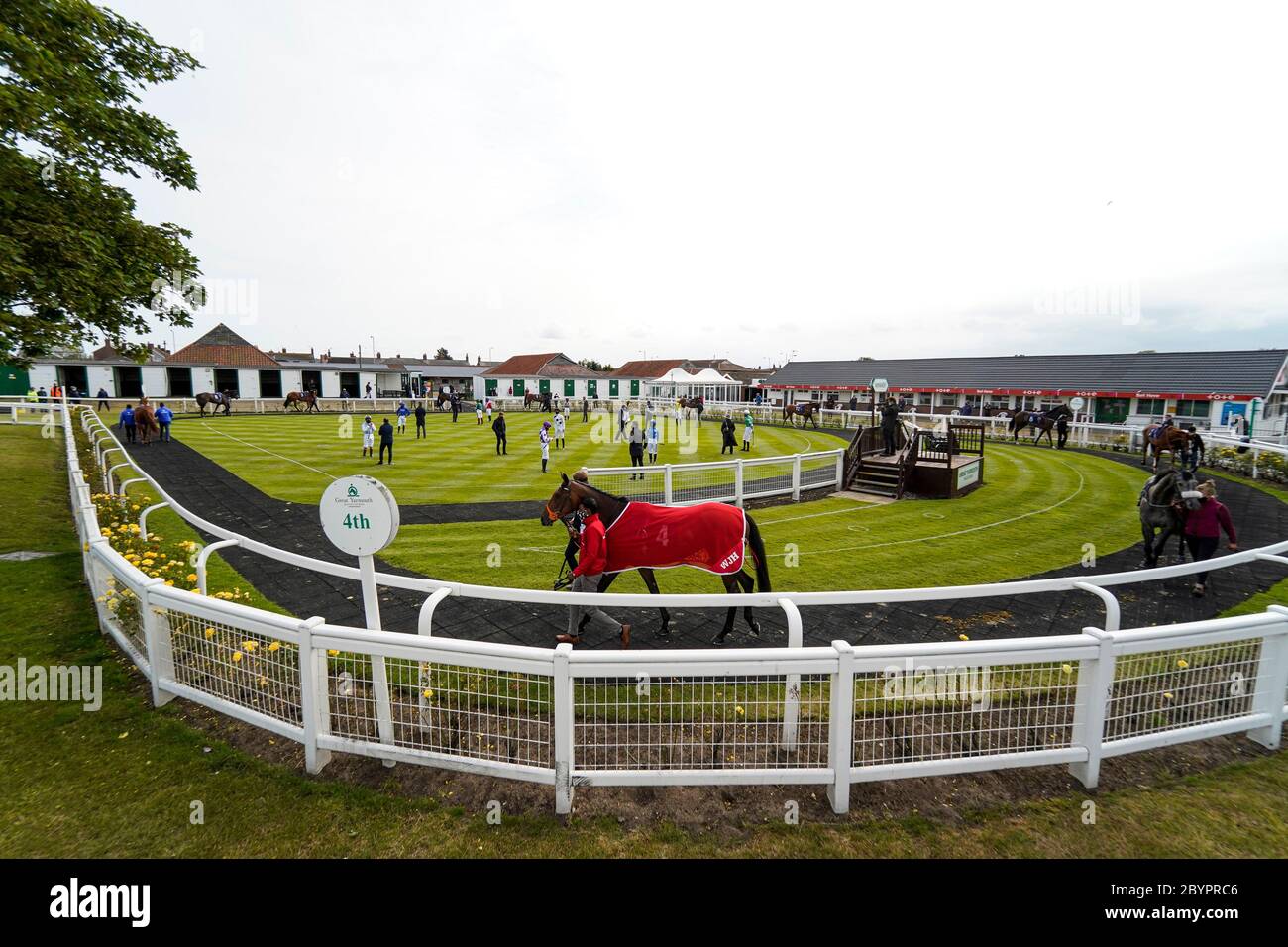 A general view of the parade ring and social distancing at Great Yarmouth Racecourse. Stock Photo