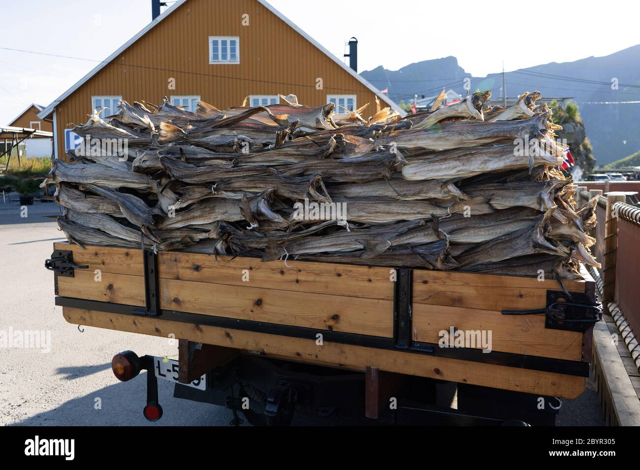 Fish head drying racks hires stock photography and images Alamy