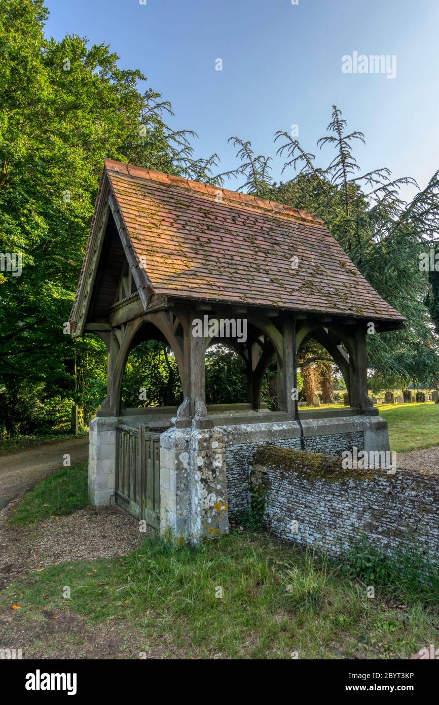 The 1895 lych gate at St Peter's church in Wolferton, by A. Blomfield, is Grade II listed. Stock Photo