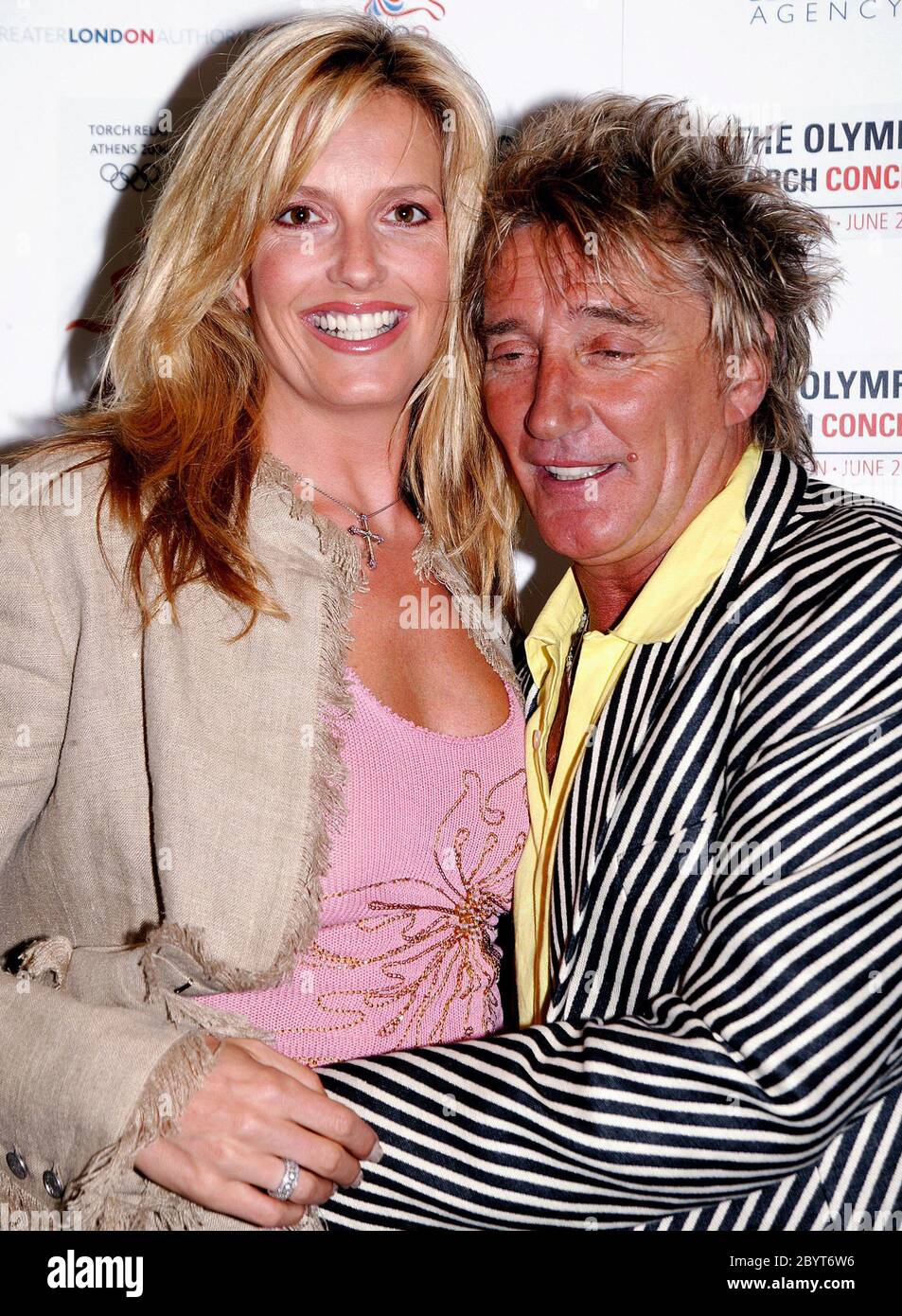 Olympic Torch concert at London's Pall Mall: Rod Stewart with girlfriend Penny Lancaster Stock Photo