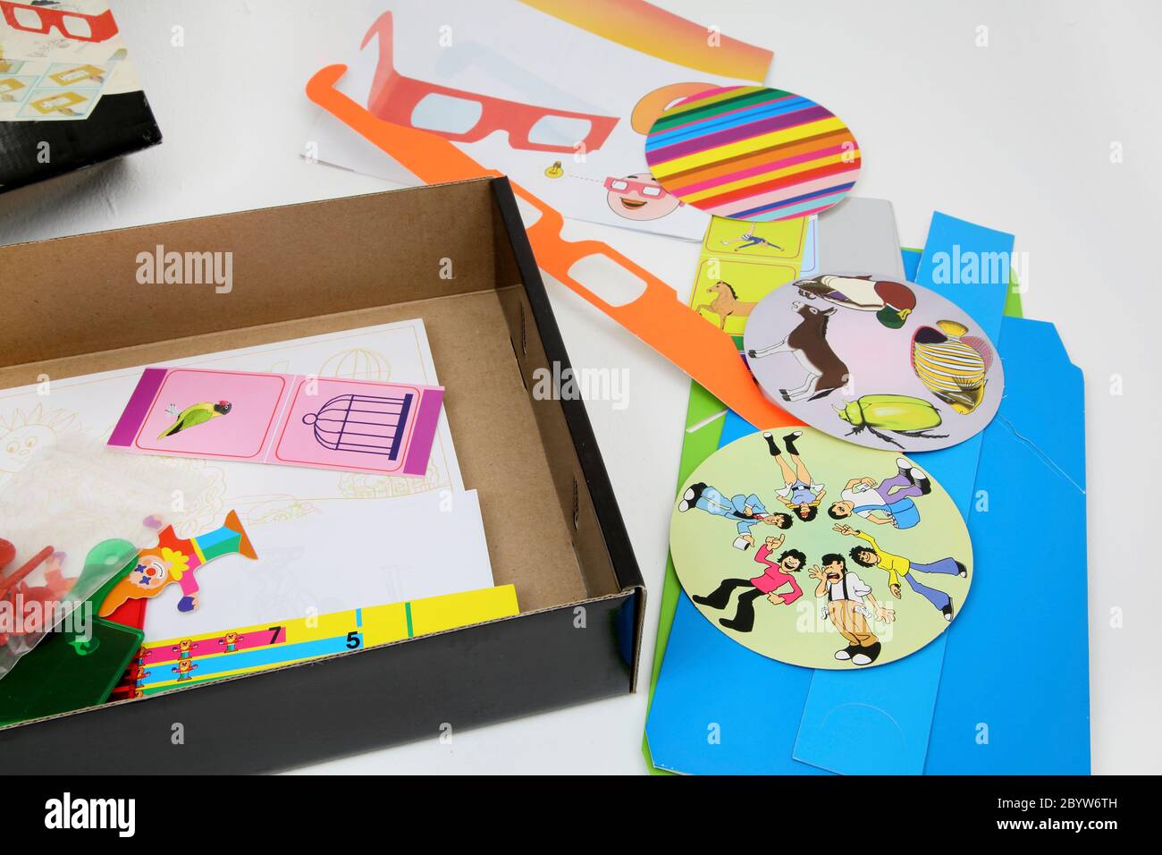 Get Scientific Optical Illusion Kit Stock Photo Alamy