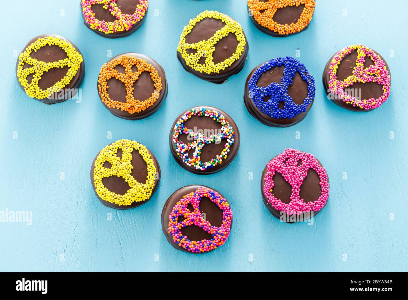 Chocolate covered Oreos Stock Photo Alamy