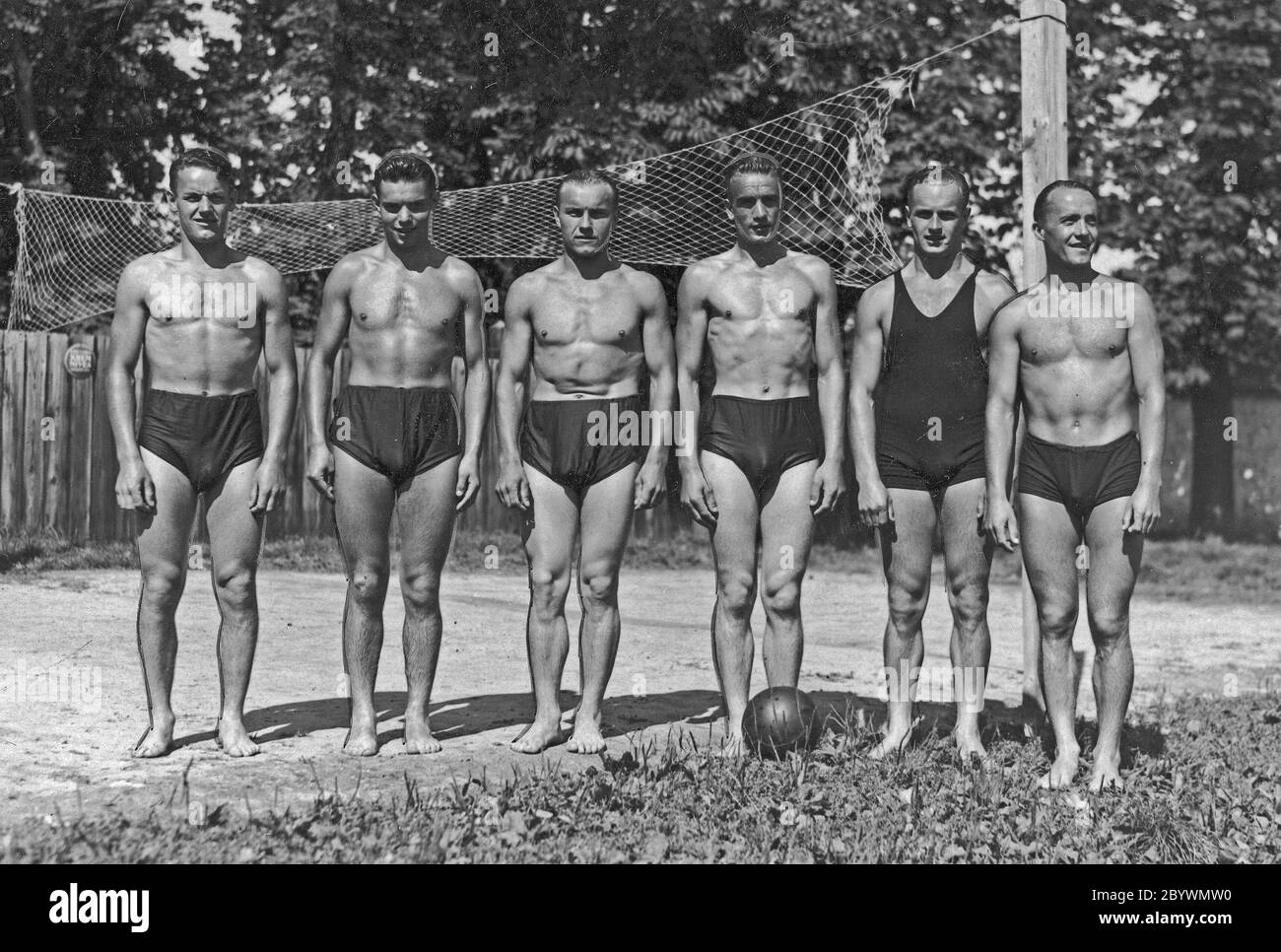 Physical Education Center in Łobzów. Skiers at the training camp in Krakow. Polish representatives in skiing during training at the pool of the Physical Education Center in Łobzów. They are standing from the right: Bronisław Czech, Marian Orlewicz, Michał Górski, Stnisław Karpiel, Jan Bochenek, Andrzej Marusarz are standing. Stock Photo