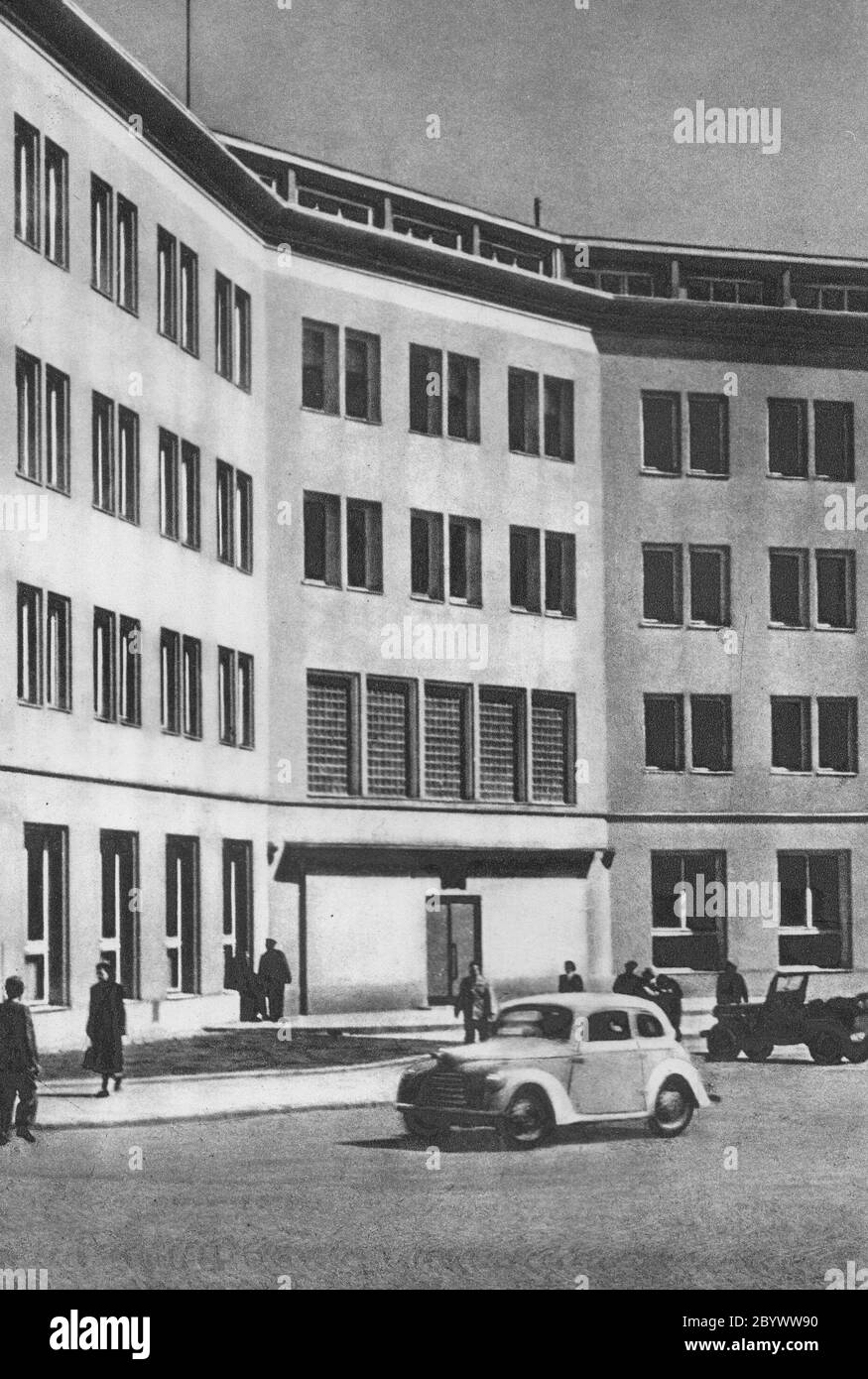 The building of the former Universal Mutual Insurance Company at ul. Kopernika 36/40 in Warsaw ca. late 1940s Stock Photo