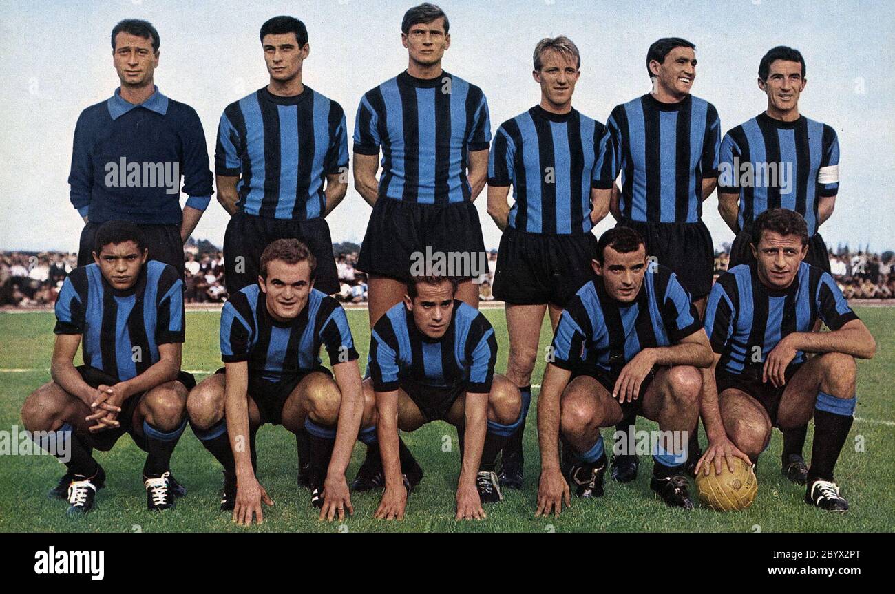 Standing, from left: Sarti, Guarneri, Facchetti, Tagnin, Burgnich and Picchi. Sqauting, from left: Jair, Mazzola, Suarez, Corso and Milani Stock Photo
