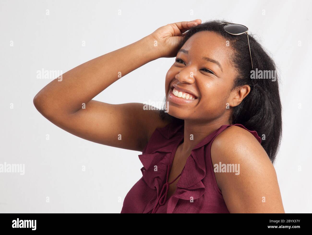 Happy Black woman with sunglasses Stock Photo - Alamy