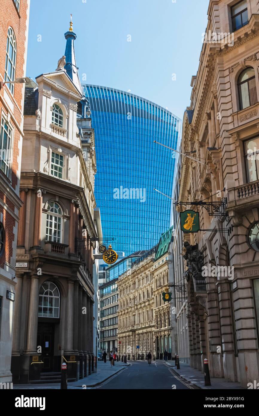Empty city street scene hi-res stock photography and images - Alamy
