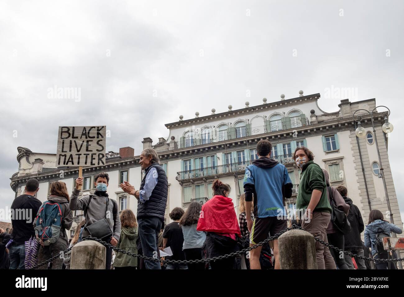 Udine, Italy. 10th June, 2020. Protestors demonstrate in solidarity with Black Lives Matter movement in Piazza XX Settembre, Udine. All over the world, solidarity anti-racist protest sparked after the death of George Floyd in Minneapolis. (Photo by Francesco Boscarol/Pacific Press) Credit: Pacific Press Agency/Alamy Live News Stock Photo
