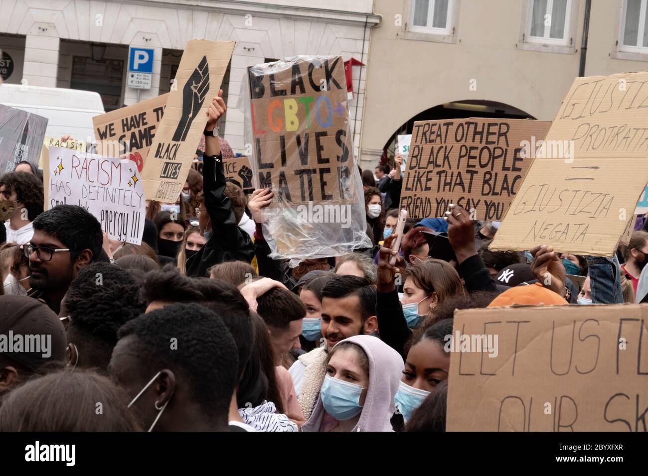 Udine, Italy. 10th June, 2020. Protestors demonstrate in solidarity with Black Lives Matter movement in Piazza XX Settembre, Udine. All over the world, solidarity anti-racist protest sparked after the death of George Floyd in Minneapolis. (Photo by Francesco Boscarol/Pacific Press) Credit: Pacific Press Agency/Alamy Live News Stock Photo