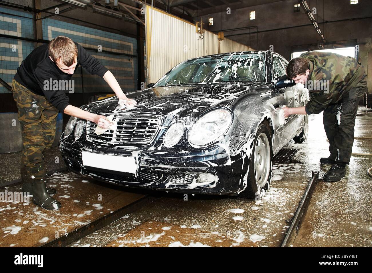 Manual car wash hires stock photography and images Alamy