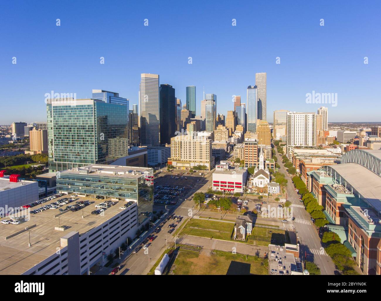 Slideshow 987-08: Christmas Parade in downtown. Houston, Texas (large size)