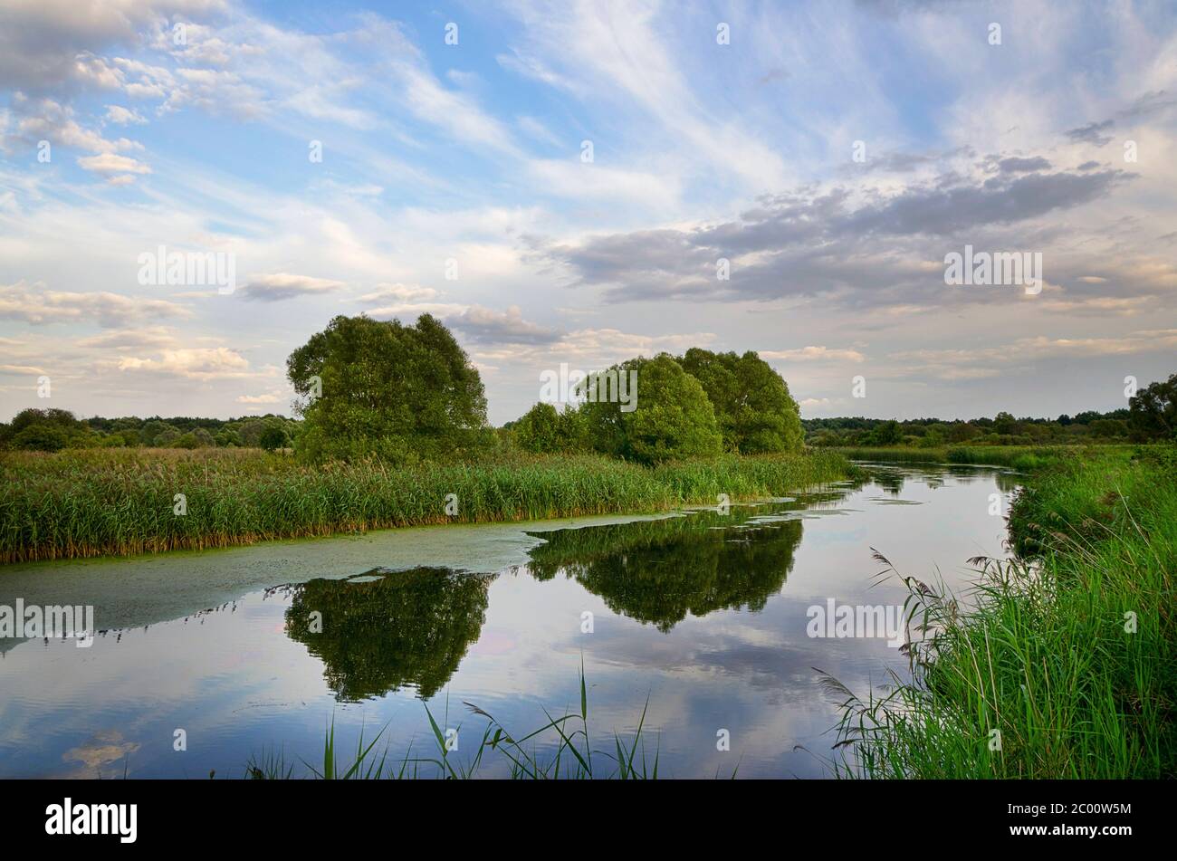 Green landscape bend in hi-res stock photography and images - Alamy