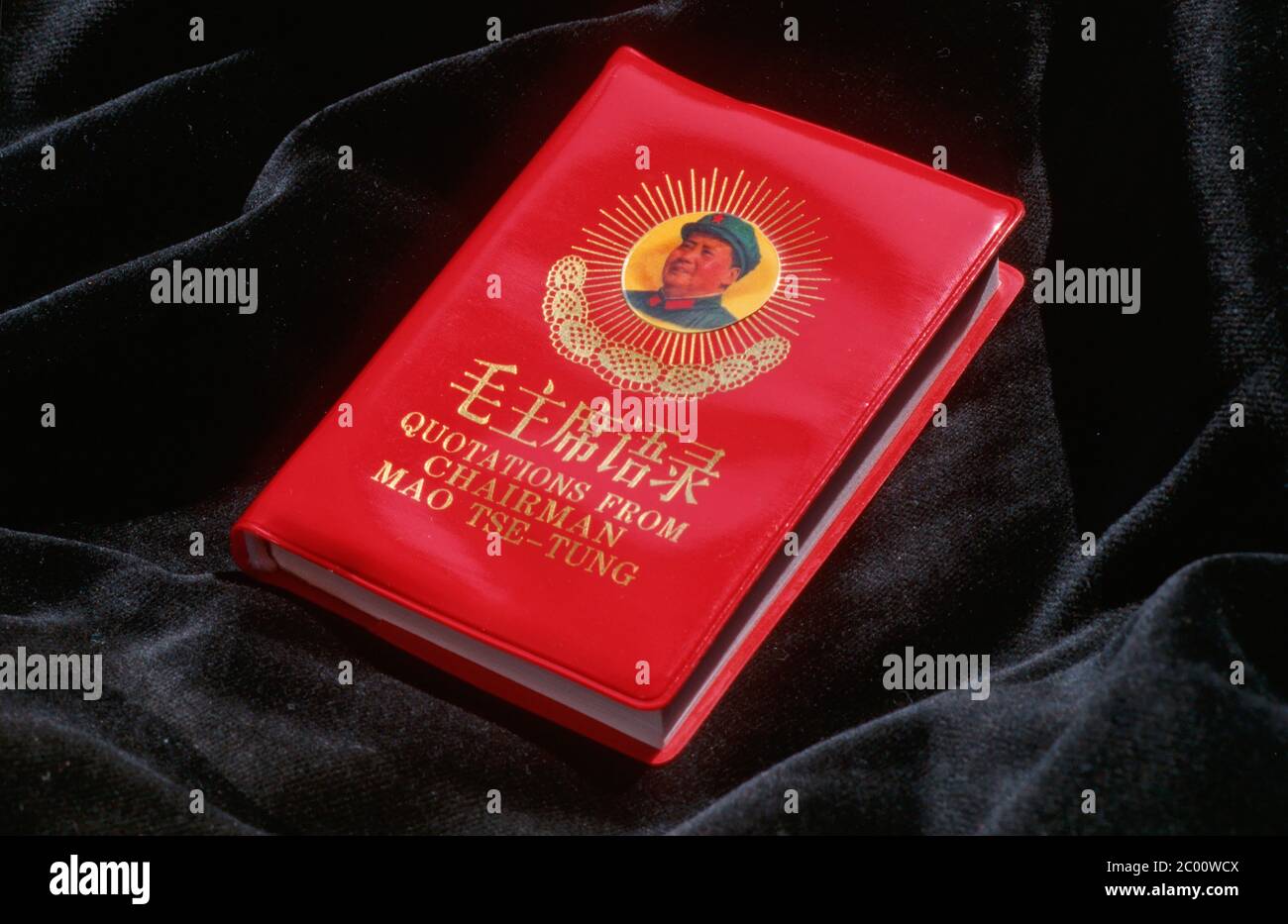 RED BOOK, QUOTATIONS FROM CHAIRMAN MAO TSE TUNG Stock Photo Alamy
