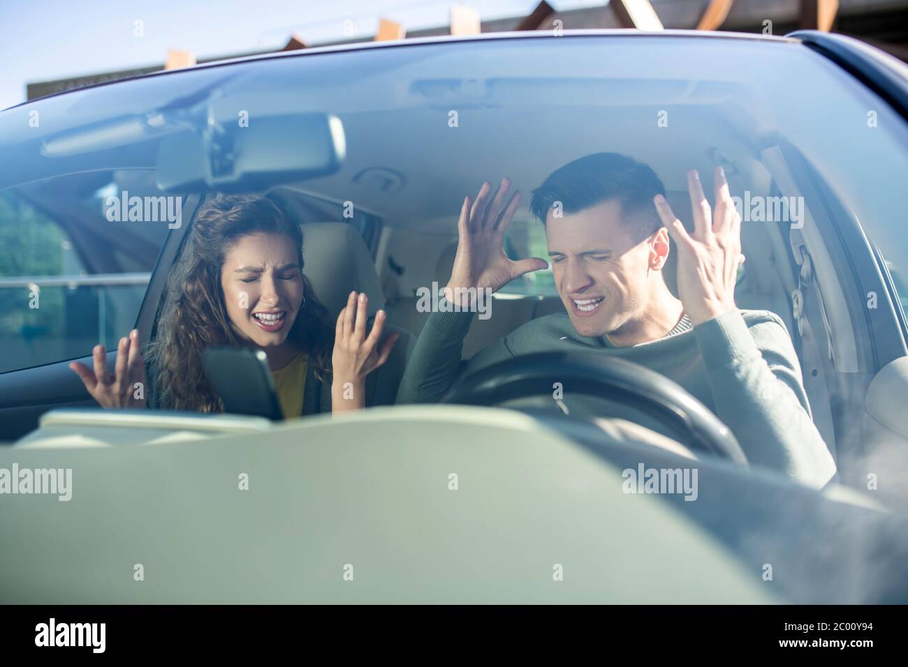 кричали в дорогу