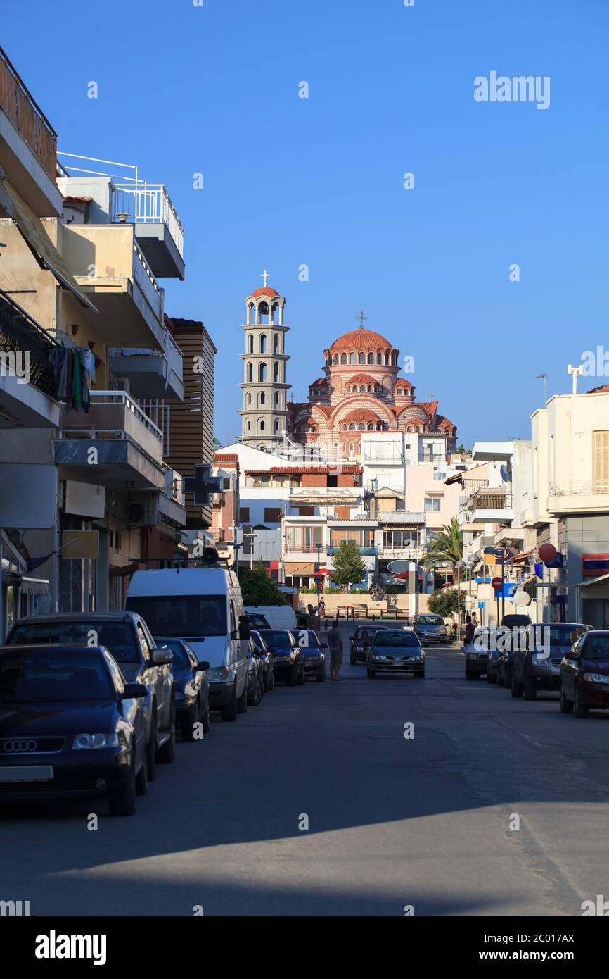 Narrow street cars hi-res stock photography and images - Alamy